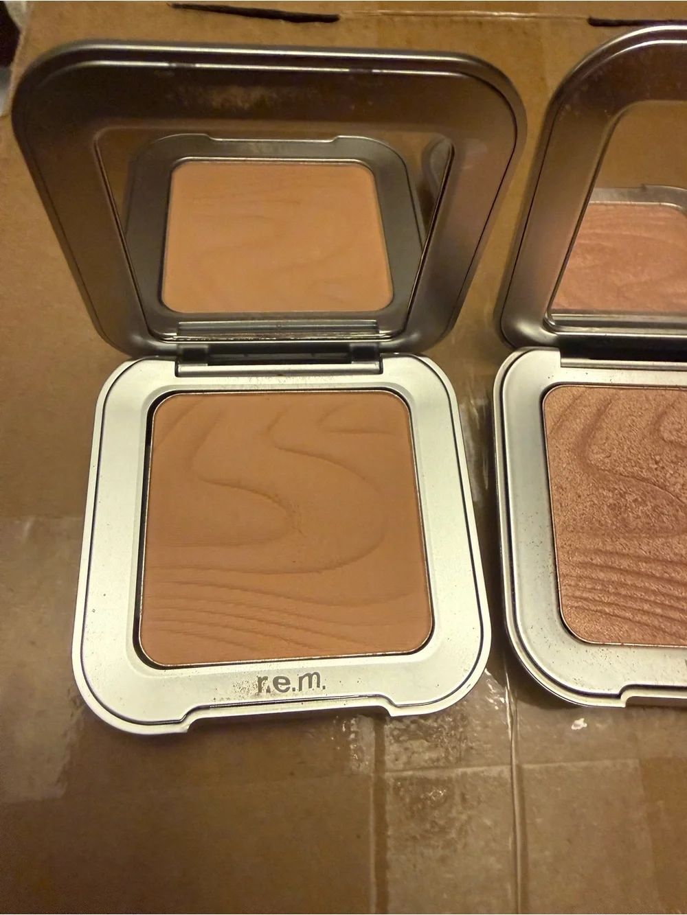r.e.m. Beauty Bronzer & Highlighter -
